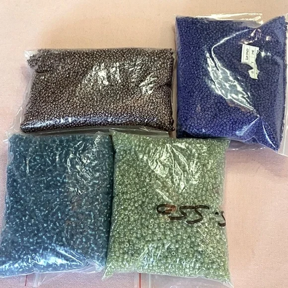 Lot #90 Jewelry Making Seed Beads Galore - Picture 1 of 5